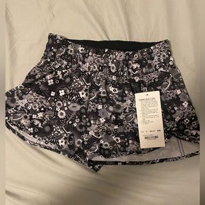 2017 Seawheeze lulu lemon shorts- size 8